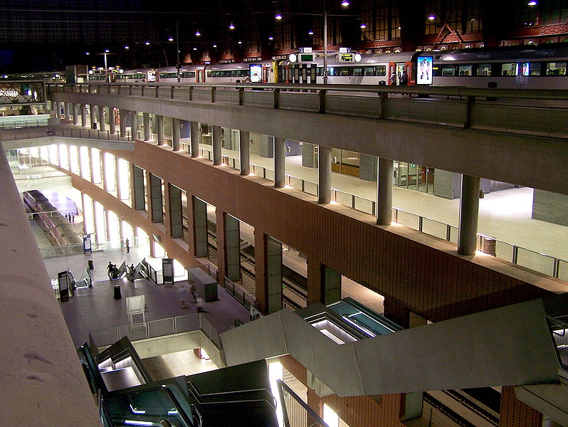 Antwerp train station 4.jpg